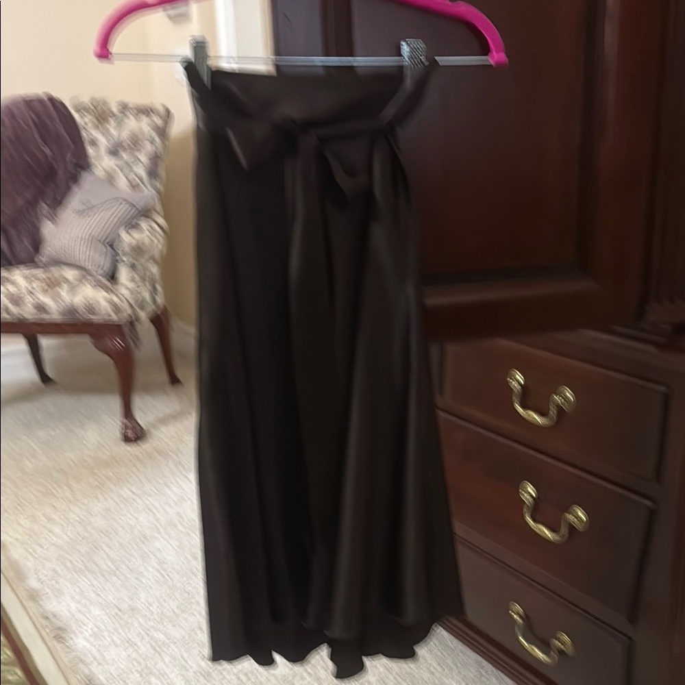 Chic Black Midi A-Line Skirt with Tie Front